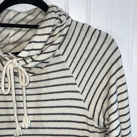 Red 23 Long Sleeve Striped Dress With Textures Hem - Cowl Drawstring Neck Size M - Picture 2 of 12